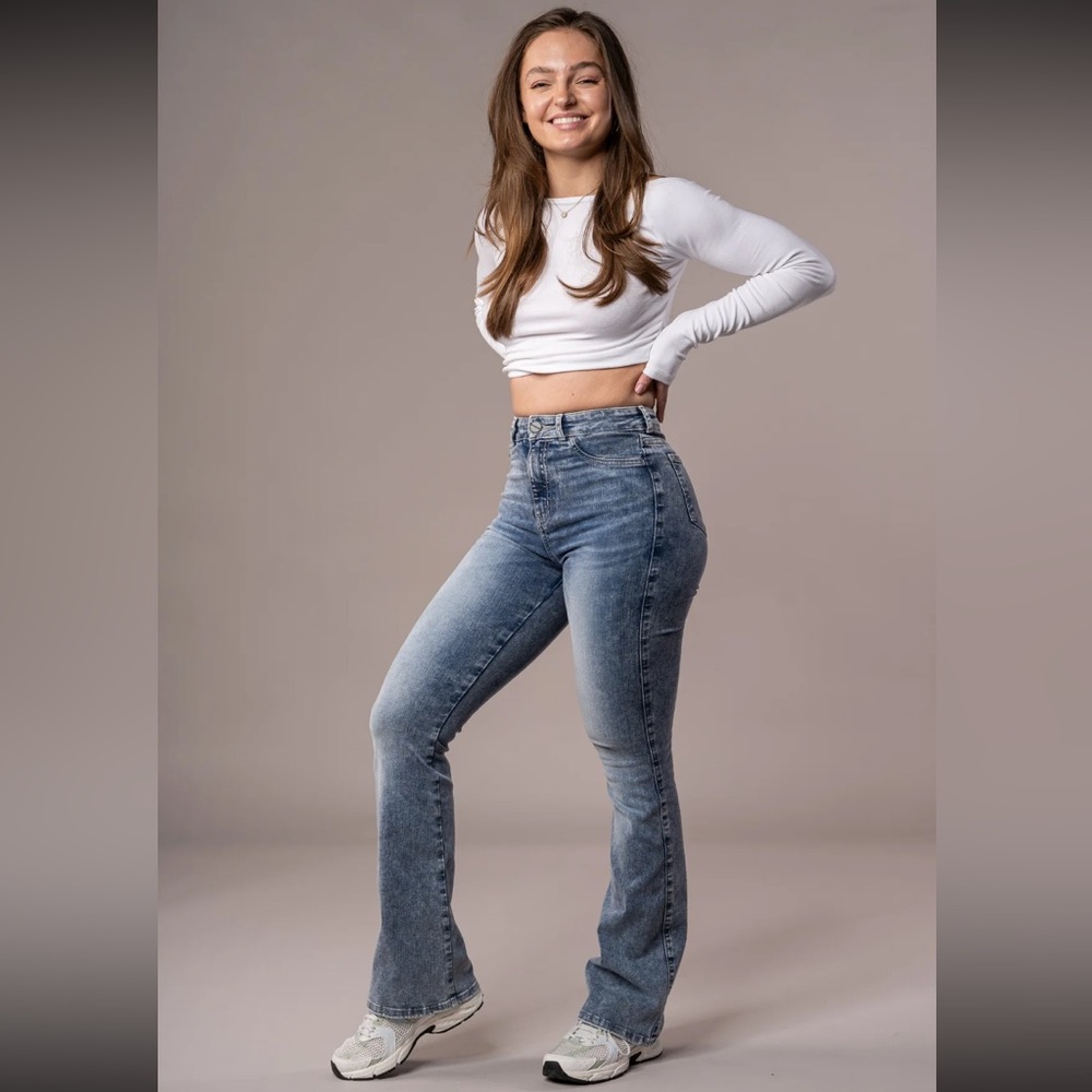 FITJEANS Women's Light Flare Jeans